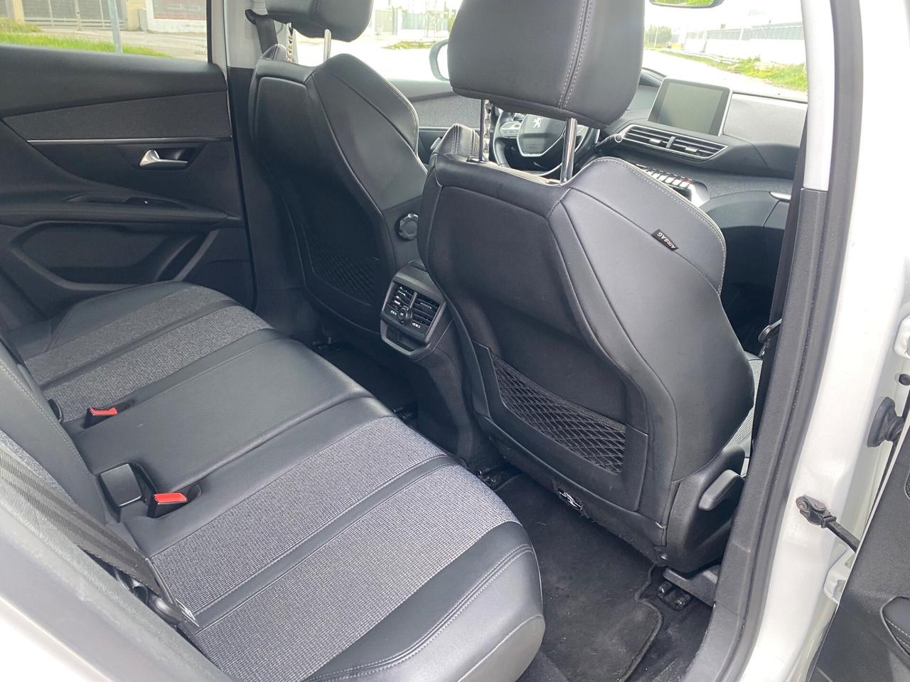 Peugeot 3008 BlueHDi 130 S&S Allure