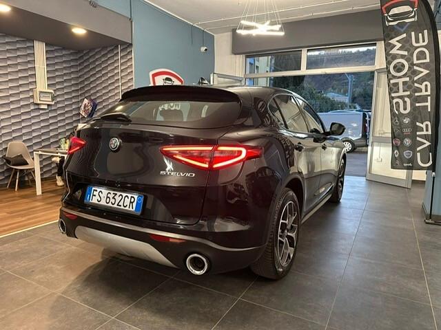 Alfa Romeo Stelvio 2.2 Turbodiesel 180 CV AT8 RWD Super