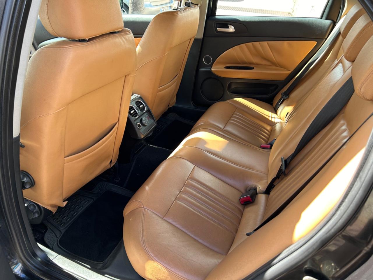 Alfa Romeo 159 1.9 JTDm AUTOM. Exclusive