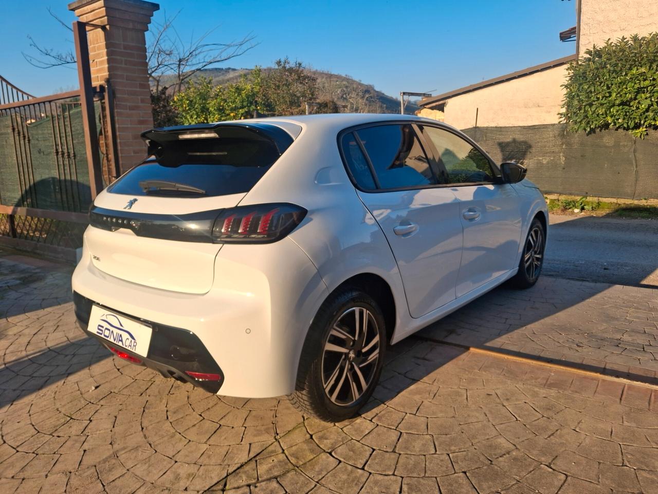 Peugeot 208 PureTech 100 cc 1.2 benz. 5 porte Active Pack automatica neopatentati