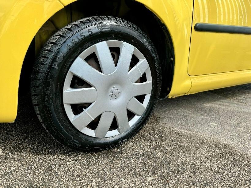 Peugeot 107 1.0 BENZINA 68CV