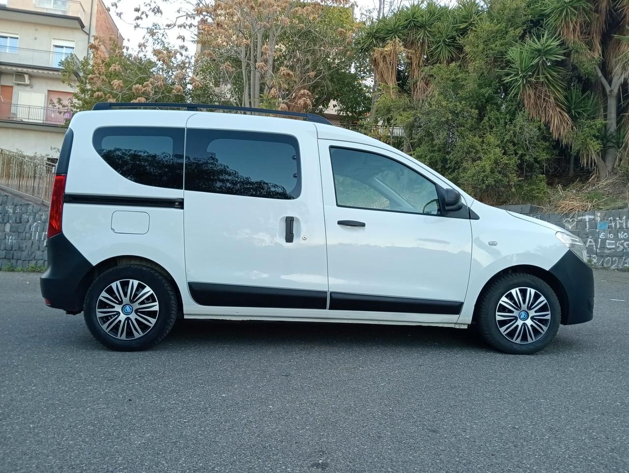 Dacia Dokker Pianale ribassato con rampa disabili in carrozzina