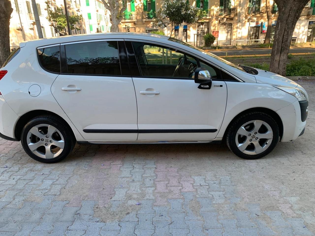 Peugeot 3008 1.6 HDi 115CV STILE