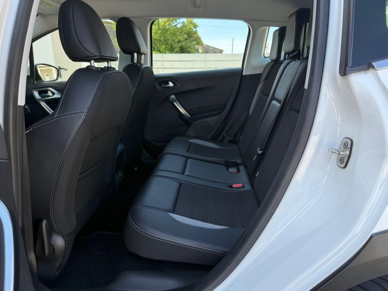Peugeot 2008 BlueHDi 100 Allure