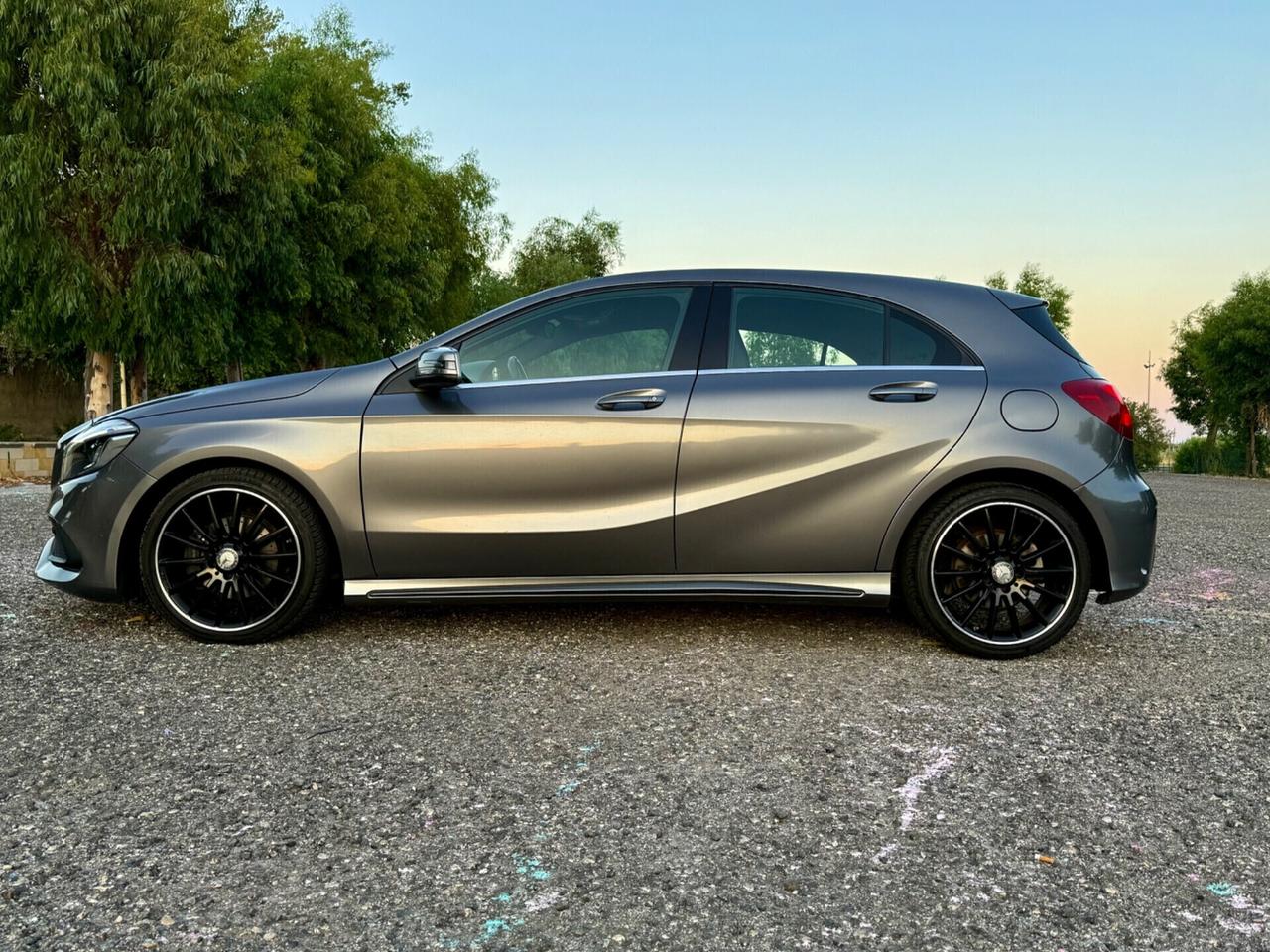 MERCEDES-BENZ A 180 D AUTOMATIC AMG PREMIUM UNI PRO