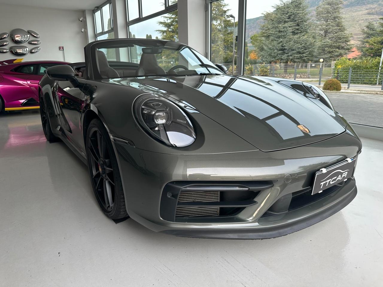 Porsche 911 Carrera 4 GTS Cabriolet