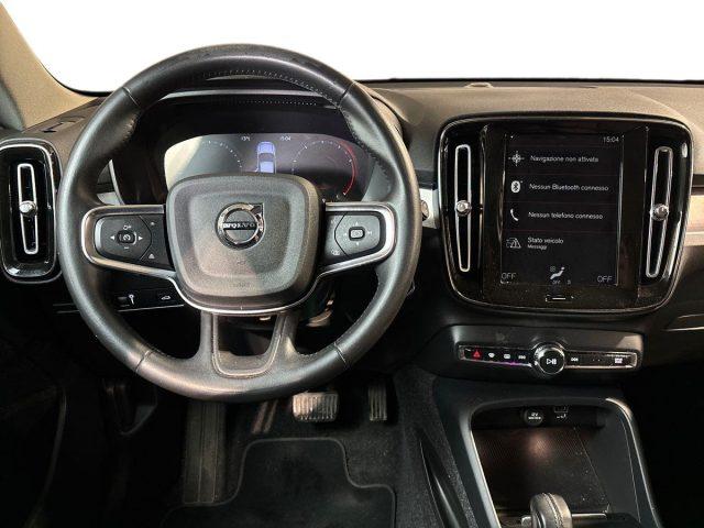 VOLVO XC40 T2 Geartronic Momentum N1