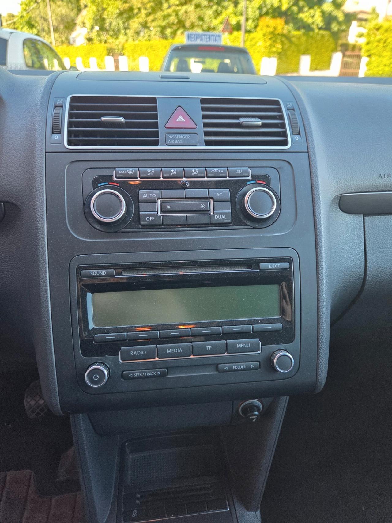 Volkswagen Touran 7 posti - 2011