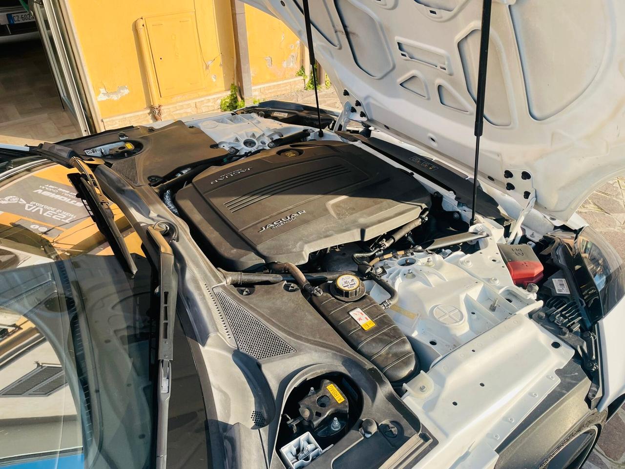 Jaguar F-Type 2.0 aut. Coupé R-Dynamic