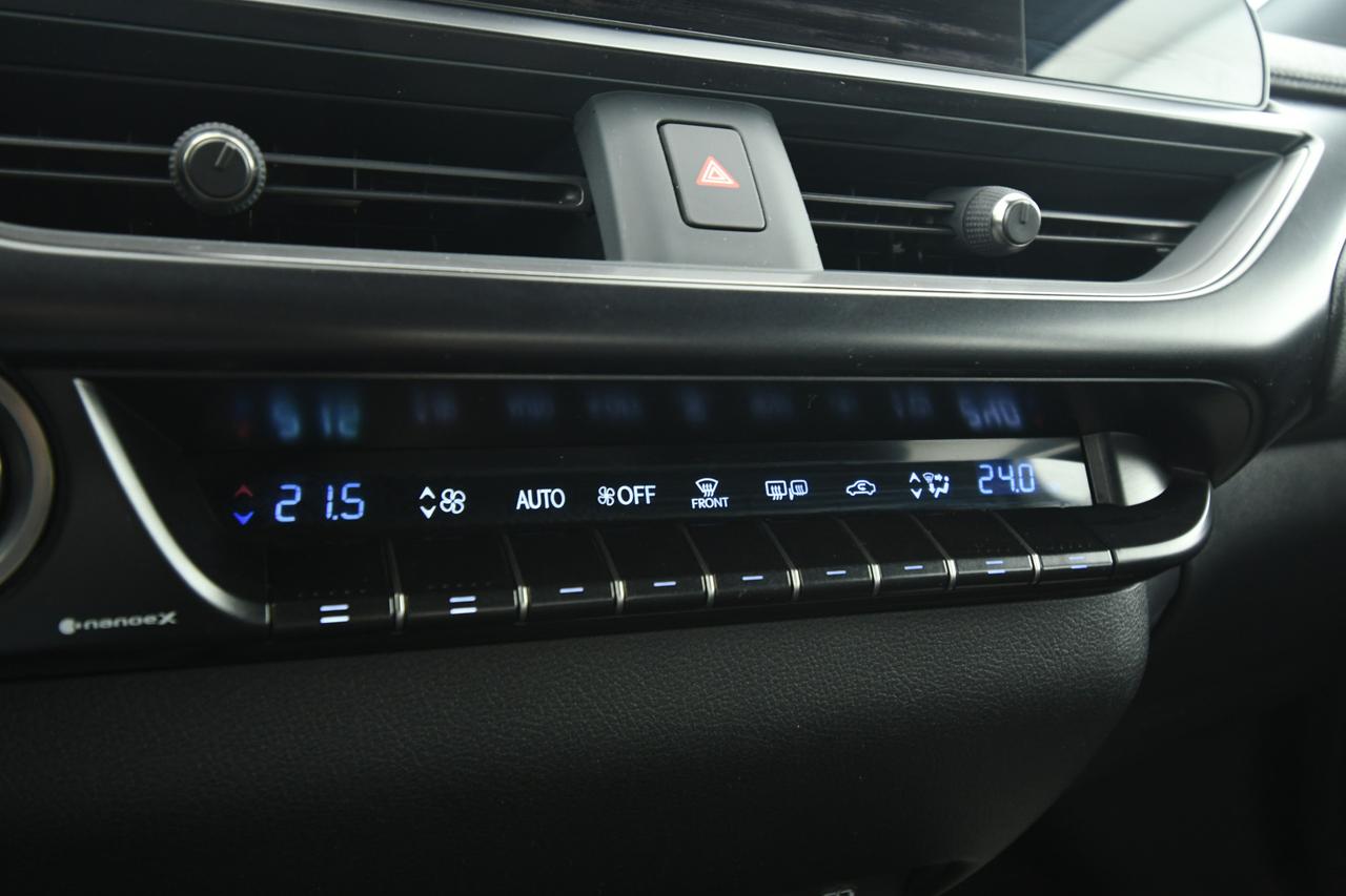 LEXUS UX 250h 2.0 Business 2wd cvt CAMERA+ACC+APP CONNECT