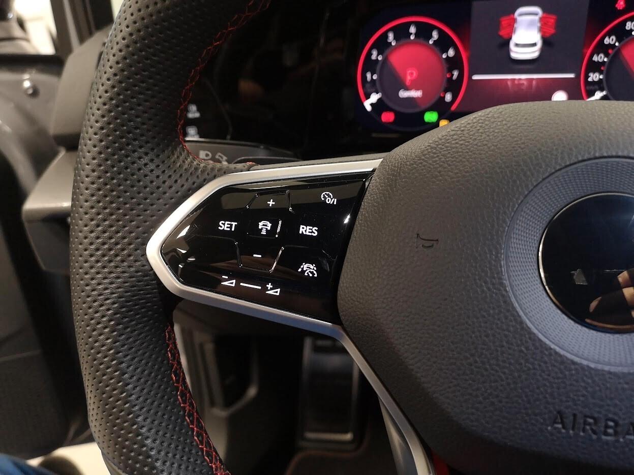 Volkswagen Golf GTI 2.0 TSI DSG Exterior "Black Style"