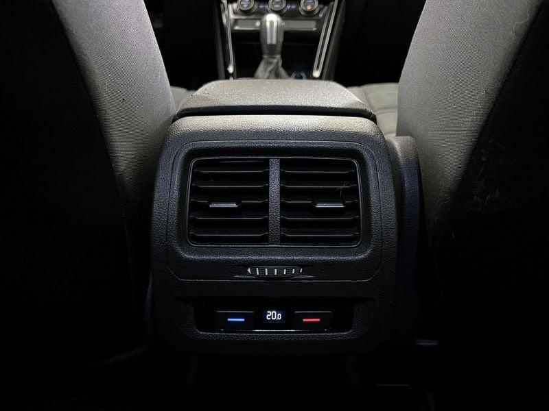 Volkswagen Touran Touran 2.0 TDI 150 CV SCR DSG Executive BlueMotion Tech.