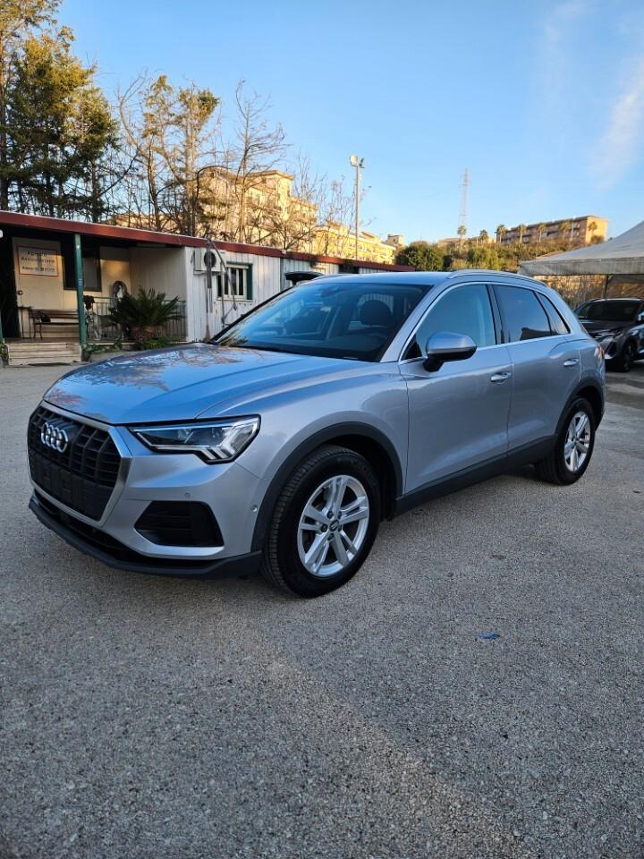 Audi Q3 35 TDI S tronic Business Advanced