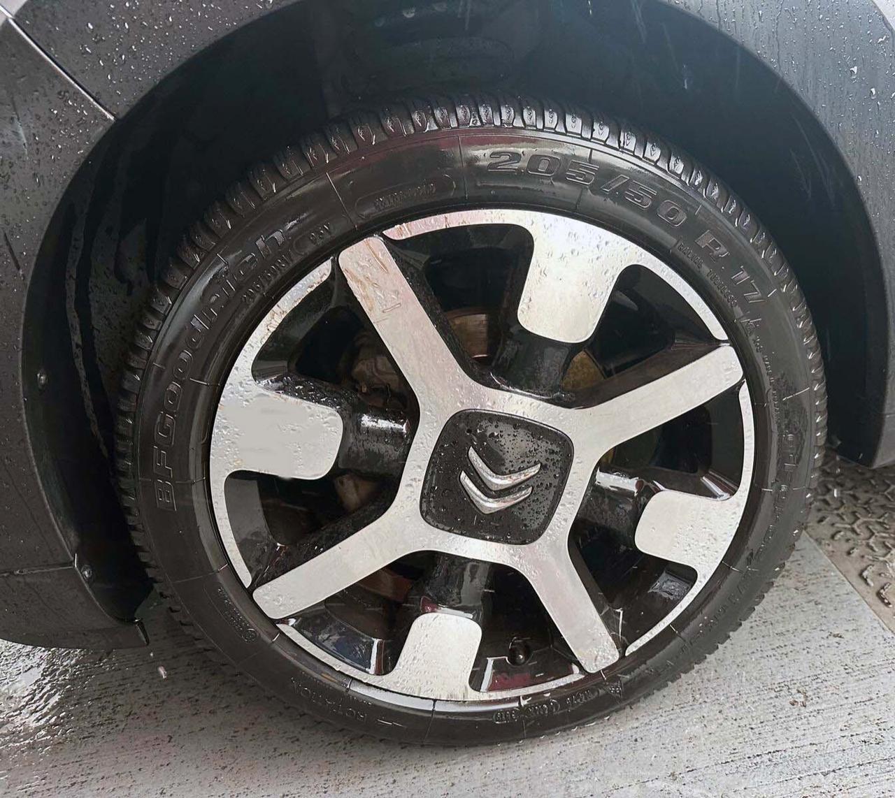 Citroen C3 PureTech 82 S&S Shine Frizione Candele Batteria Distribuzione e Freni Nuovi