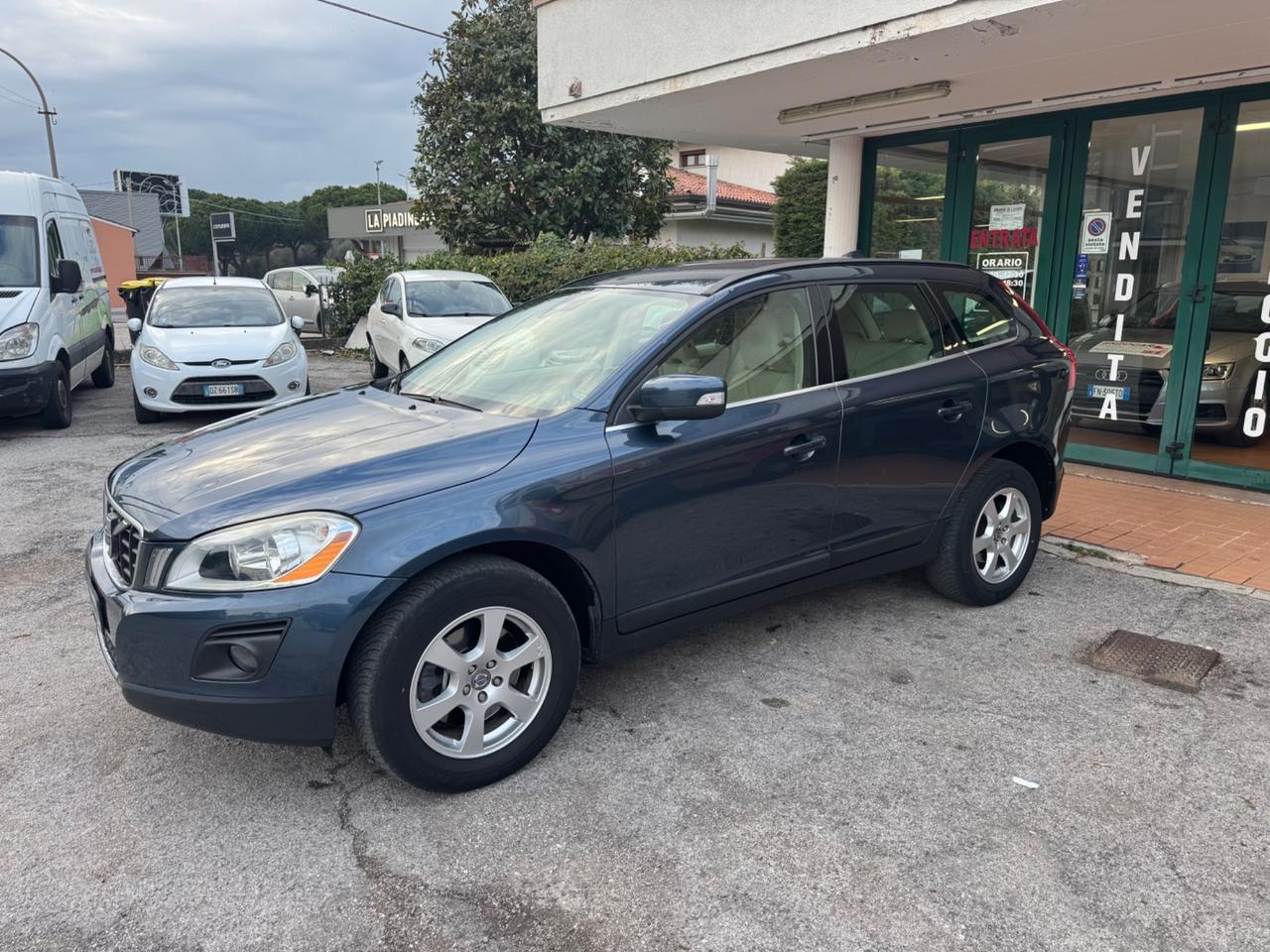 Volvo XC 60 XC60 2.4 D 163 CV AWD Geartronic Kinetic