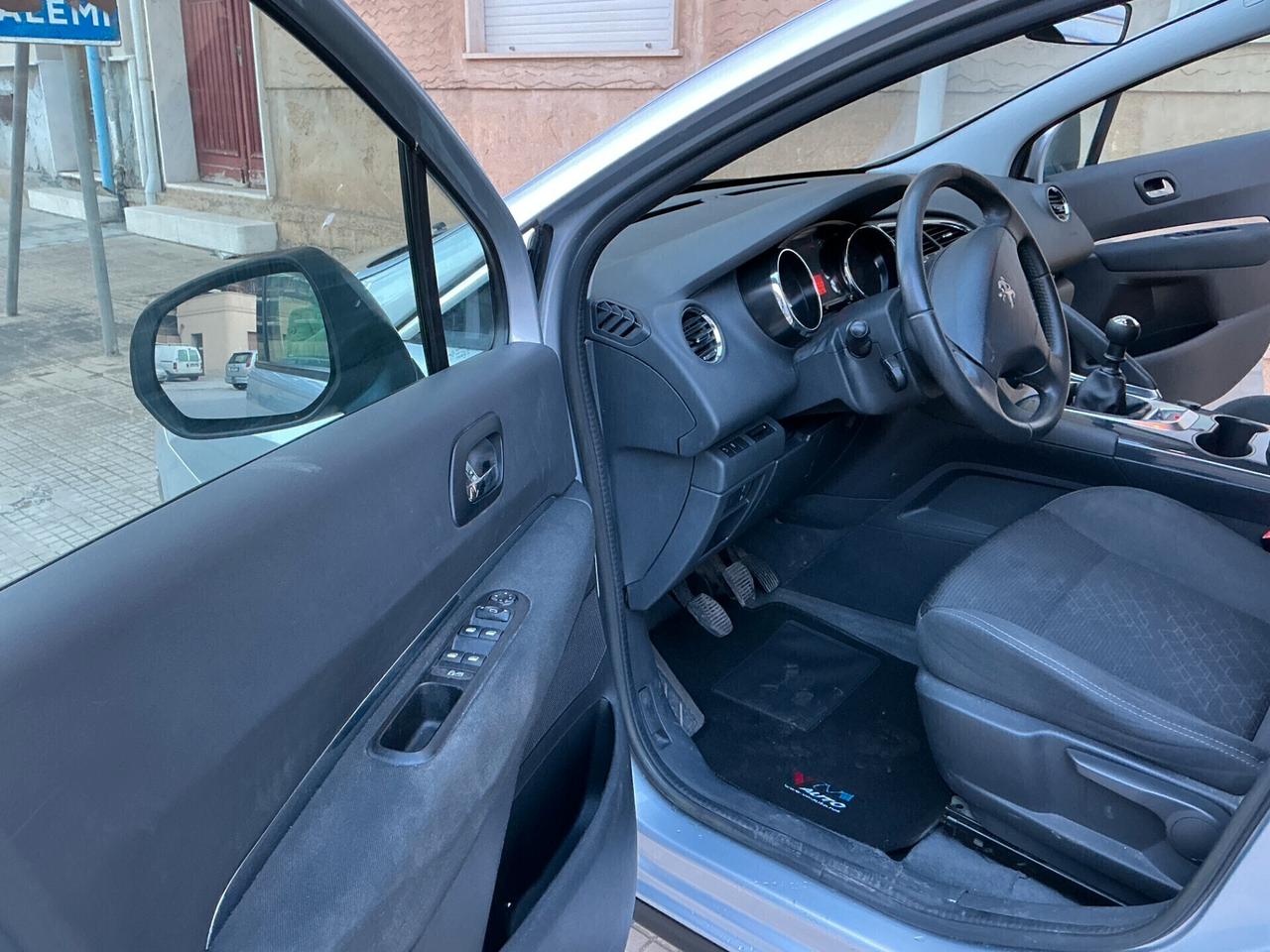 Peugeot 3008 1.6 HDi 115CV Allure