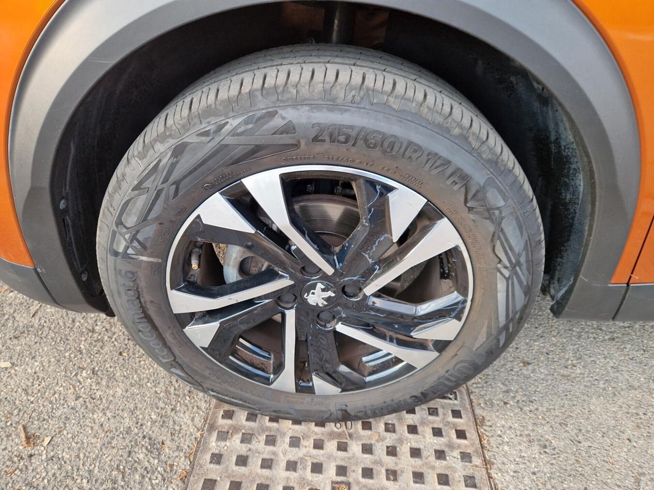 Peugeot 2008 PureTech 130 S&S EAT8 Allure