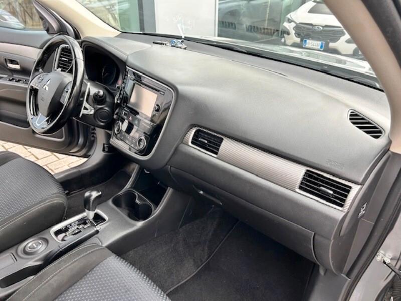 Mitsubishi Outlander 2.2 DI-D 4WD Instyle 7p.