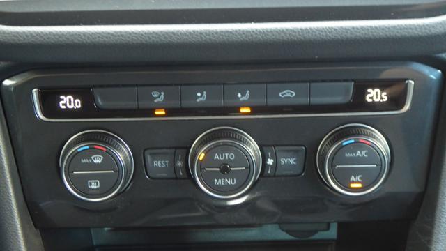 VOLKSWAGEN Tiguan 2.0 TDI SCR DSG Business BlueMotion Technology