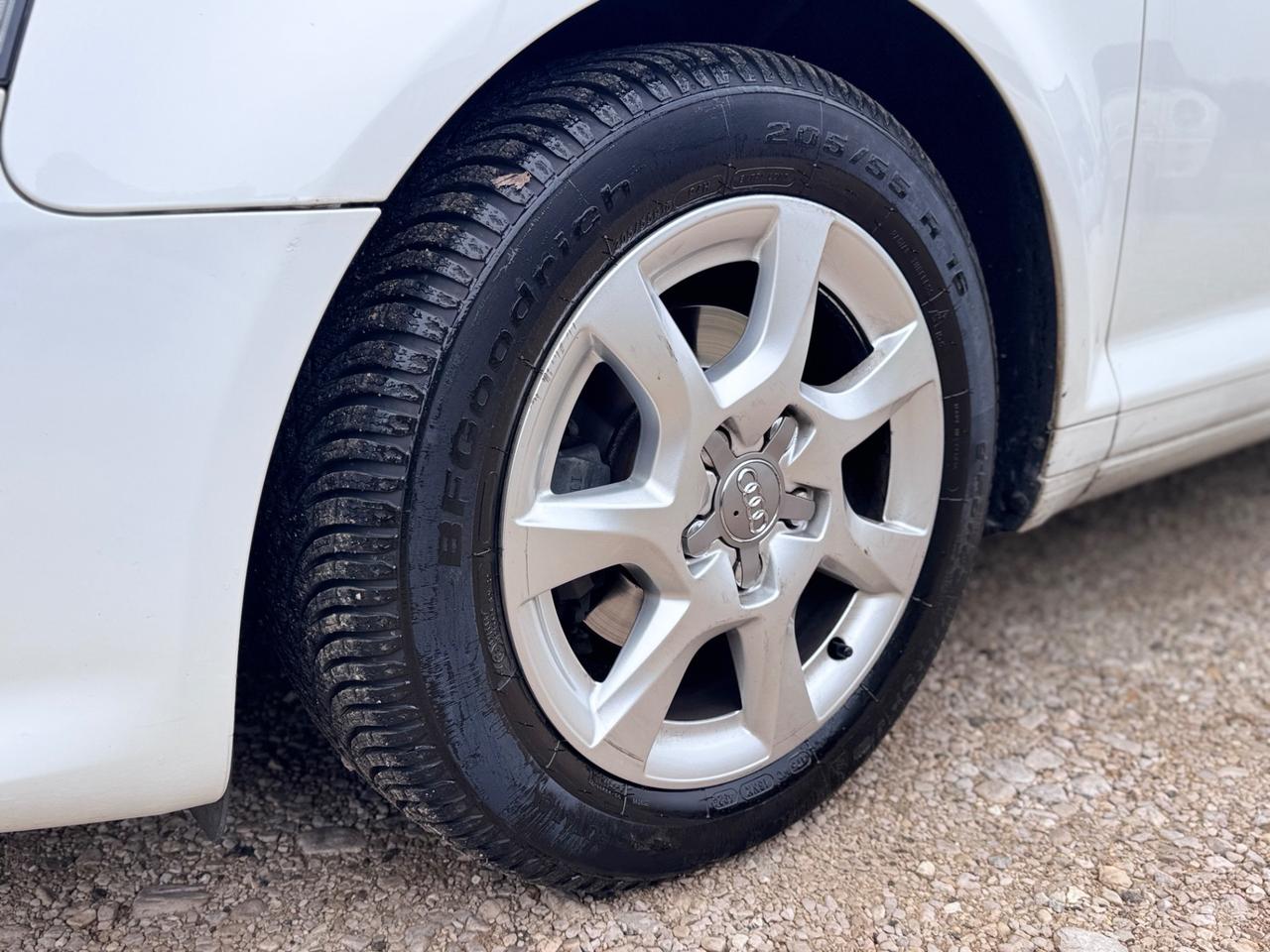 Audi A3 Cabrio 1.6 Diesel 105cv Neopatentati 2011