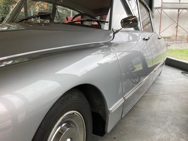 Citroen DS 21 Pallas cambio semiautomatico anno 1968 "cruscotto ad onda bicolore"