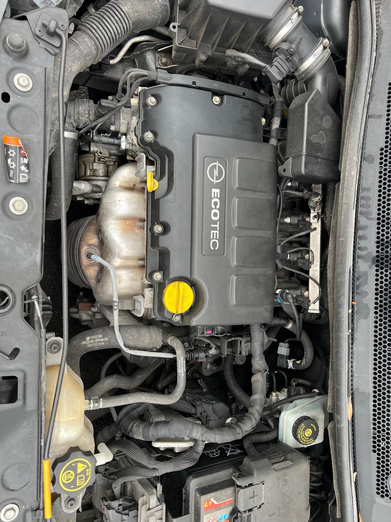 Opel Corsa 1.4 90CV GPL Tech 5 porte b-Color