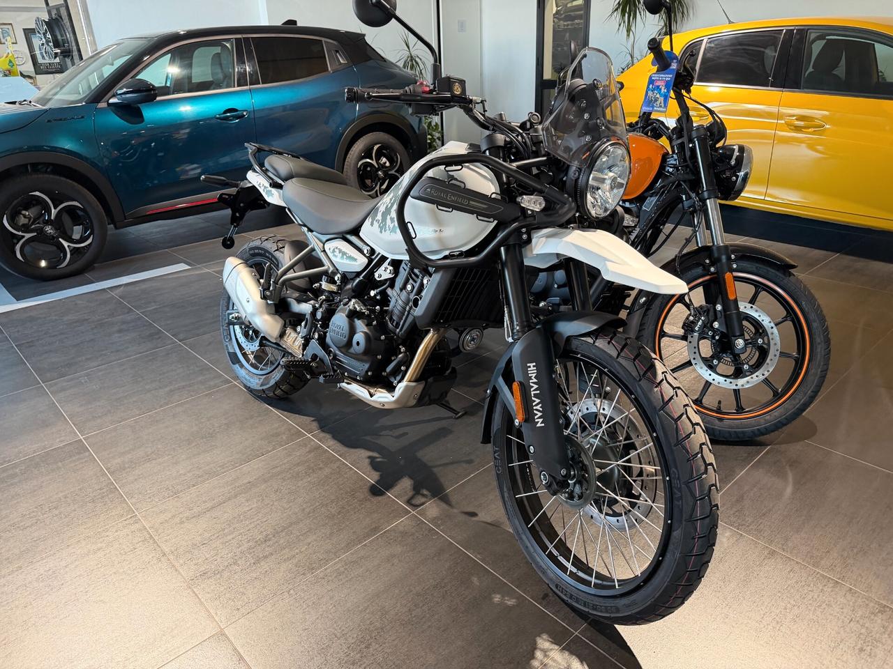 Royal Enfield Himalayan 450 Summit Kamet White