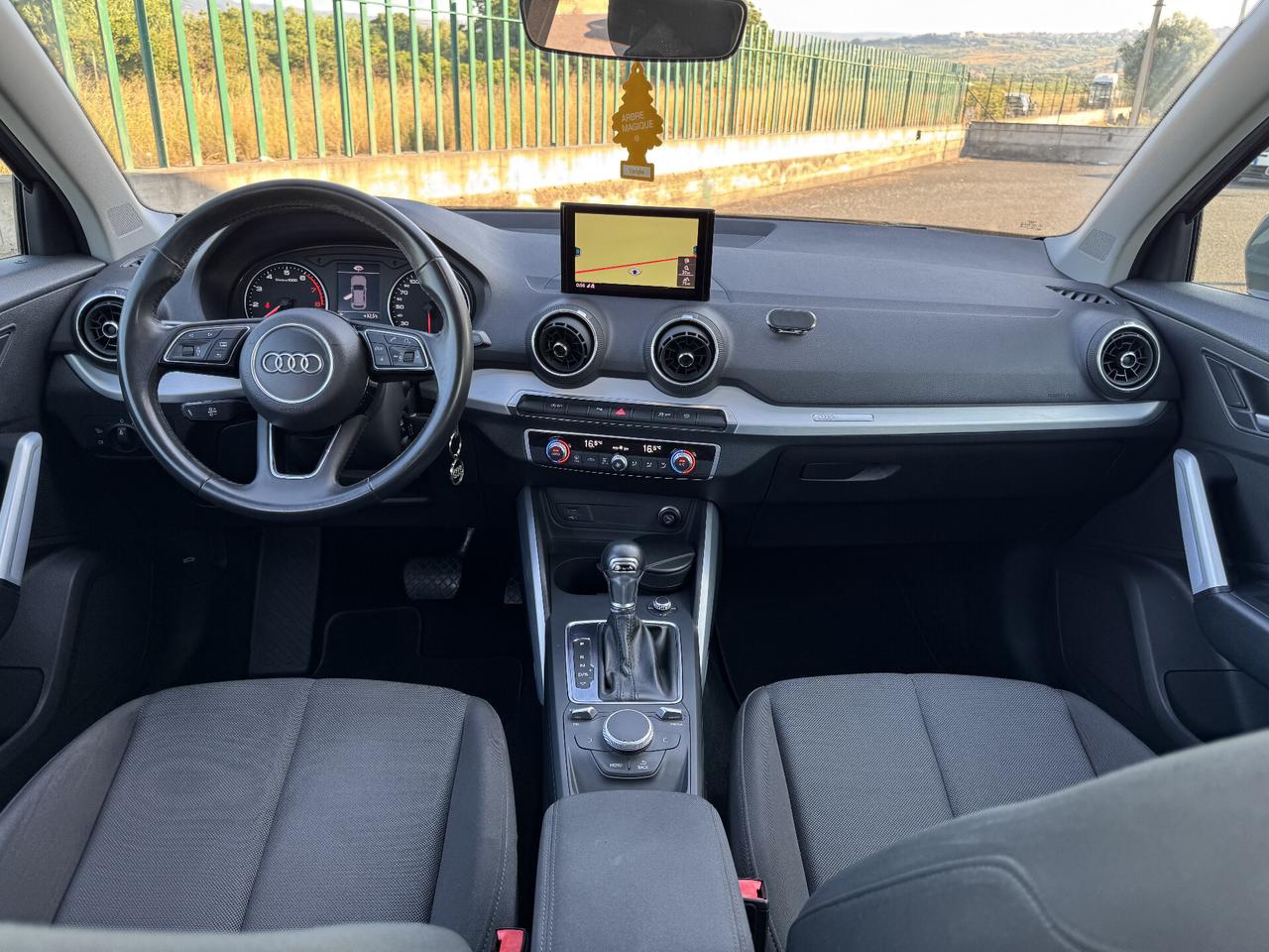 Audi Q2 35 TFSI S tronic Business