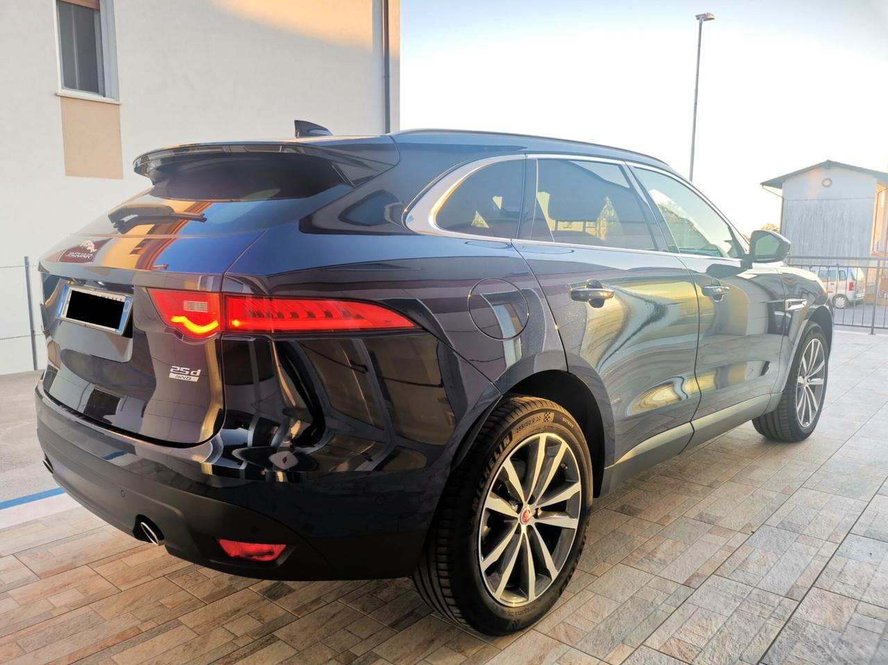 Jaguar F-Pace 2.0 D 240 CV AWD aut. Prestige