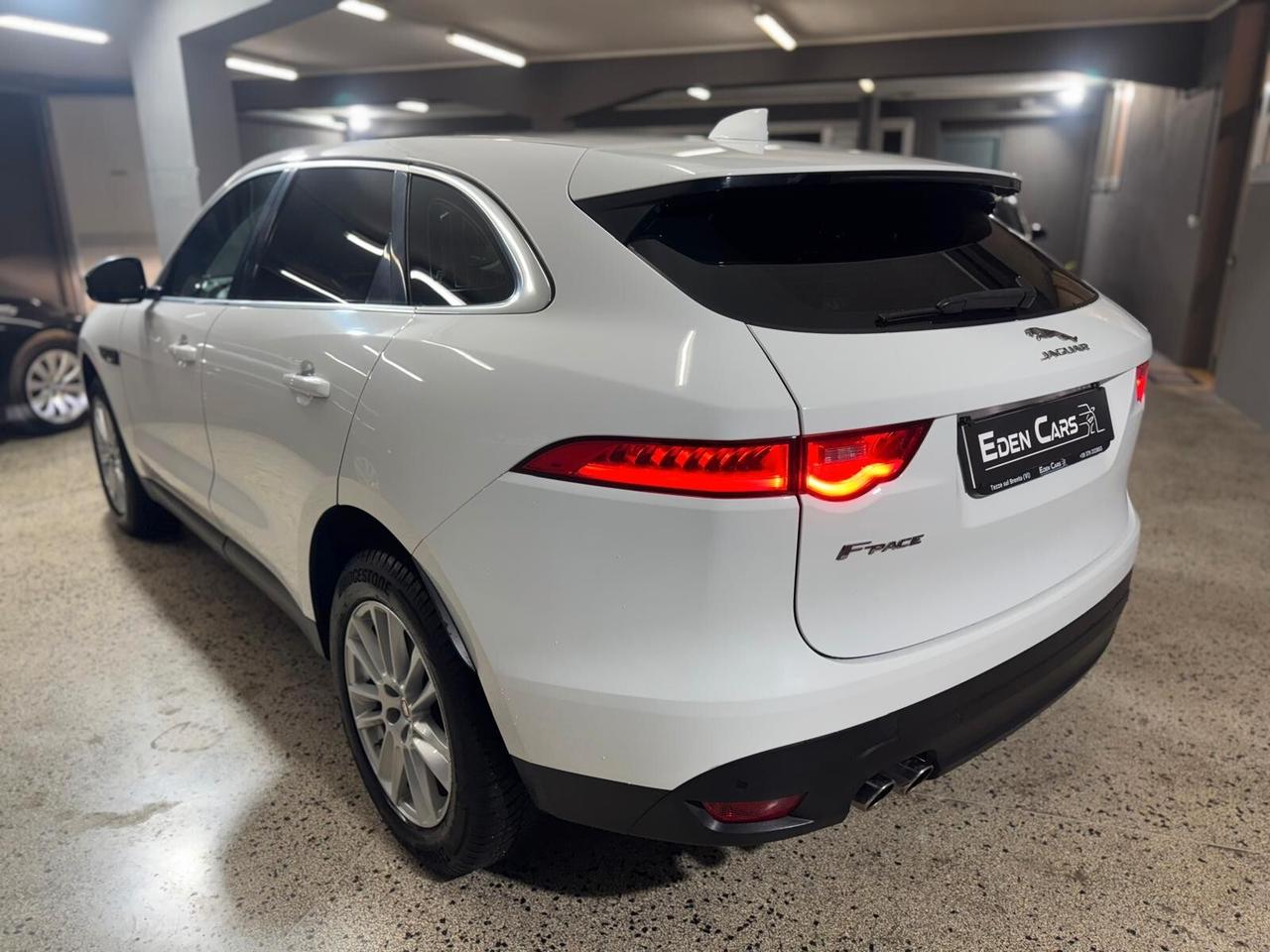 Jaguar E-Pace 2.0D 180 CV AWD R-Dynamic