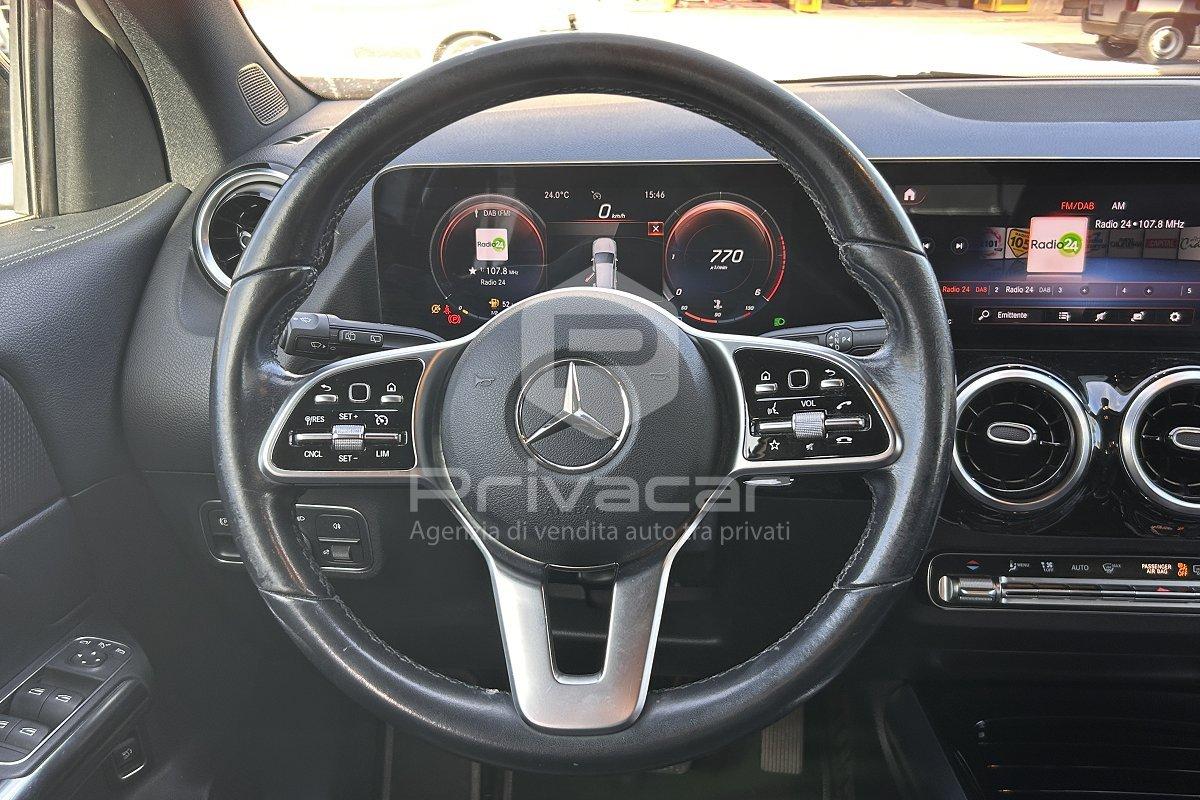 MERCEDES GLA 200 d Automatic Sport