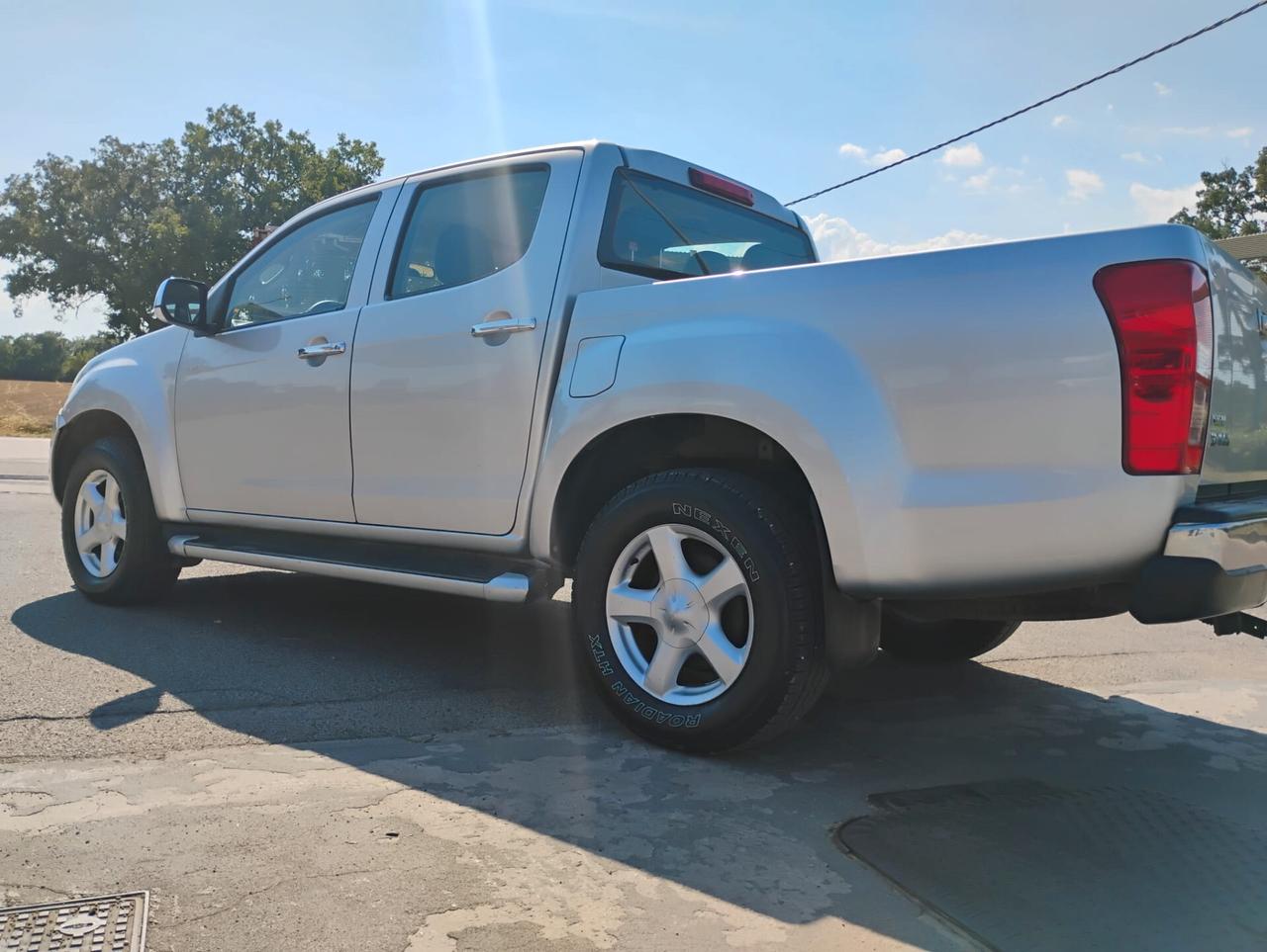 Isuzu D-Max 2.5 Dop Cab Quasar A/T 4WD GANCIO TRAINO