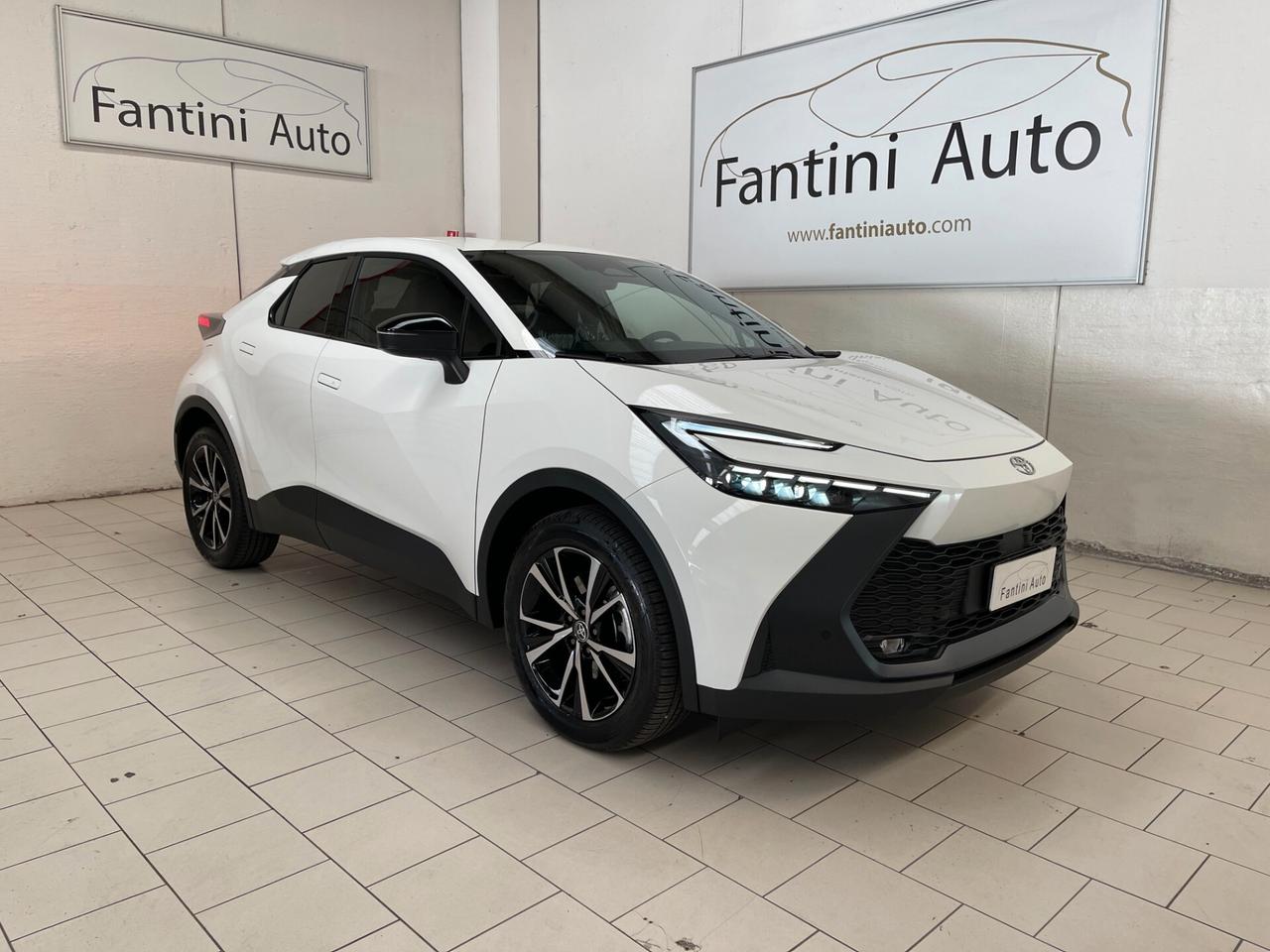 Toyota C-HR Trend 2.0 phev e-cvt-LEGGI SOTTO