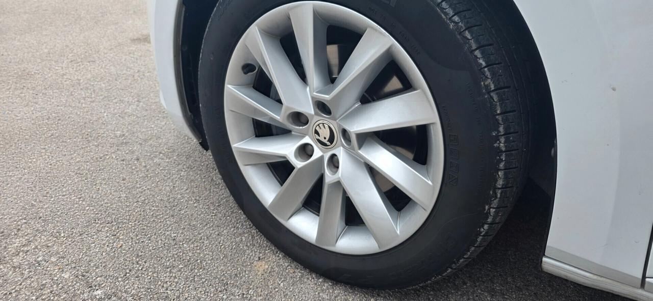 Skoda Superb 1.6 TDI DSG Wagon Ambition