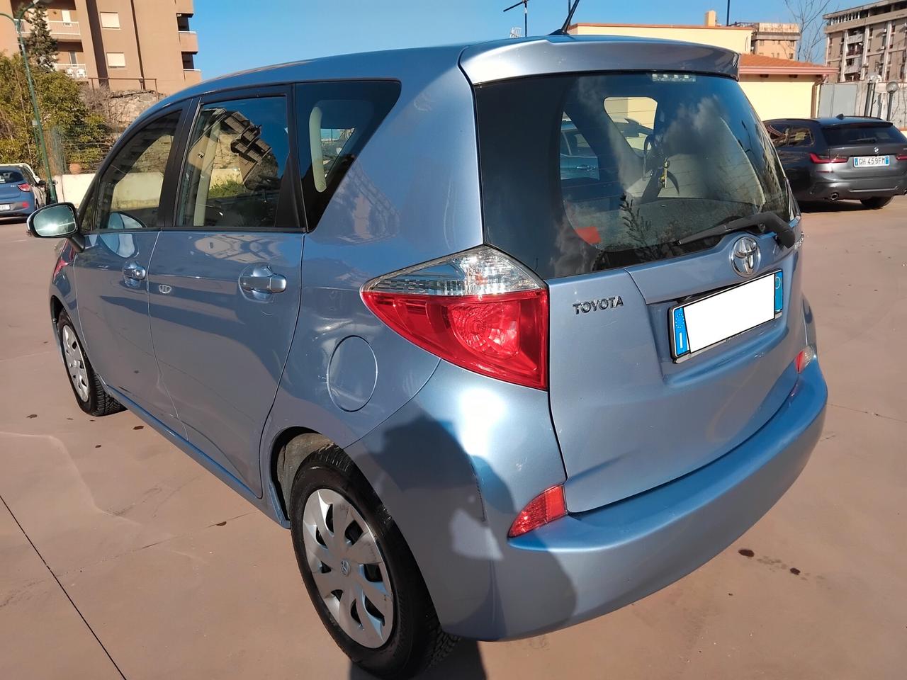 Toyota Verso-S 1.3 MT Active