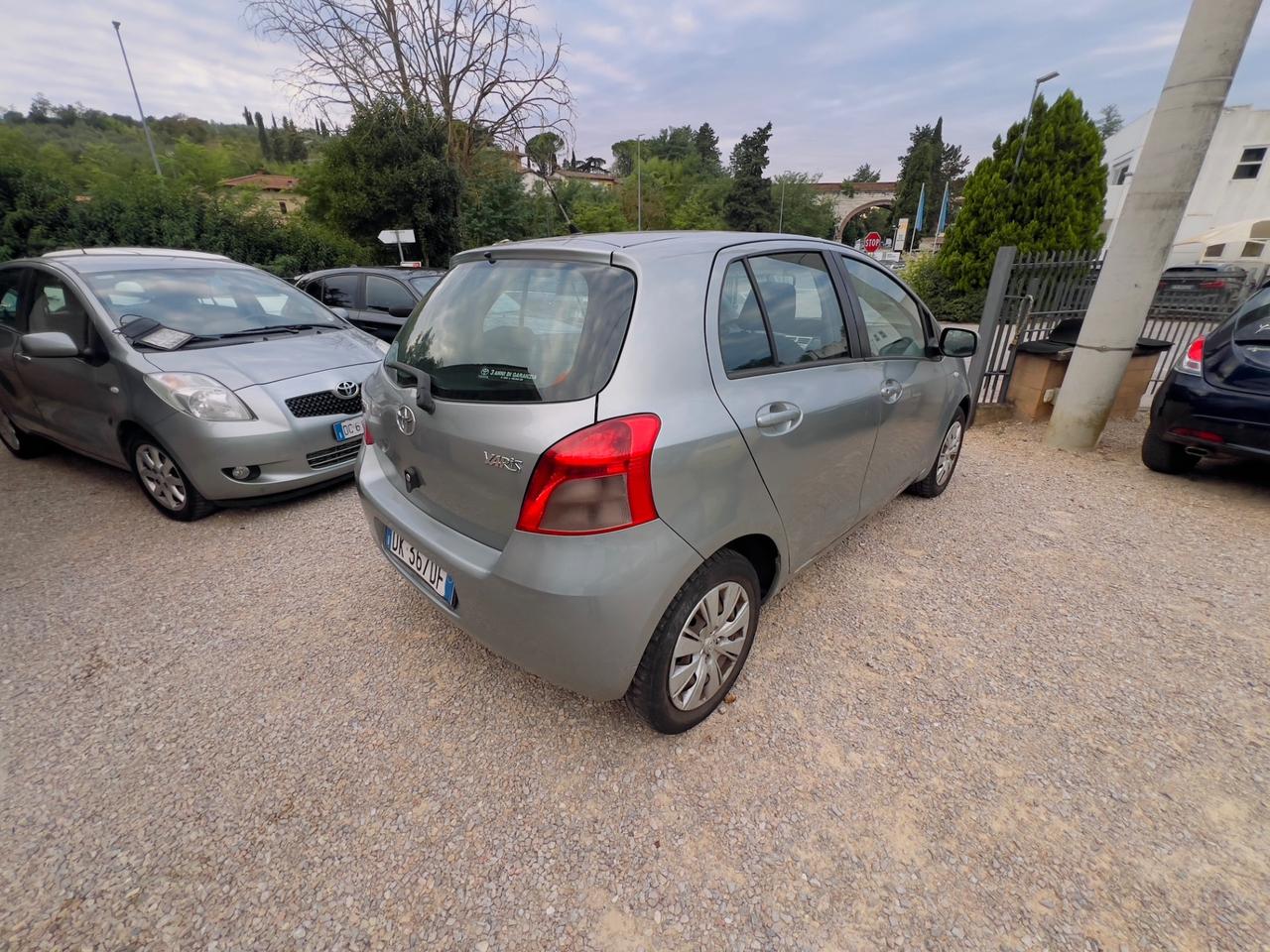 Toyota Yaris 1.0 5 porte