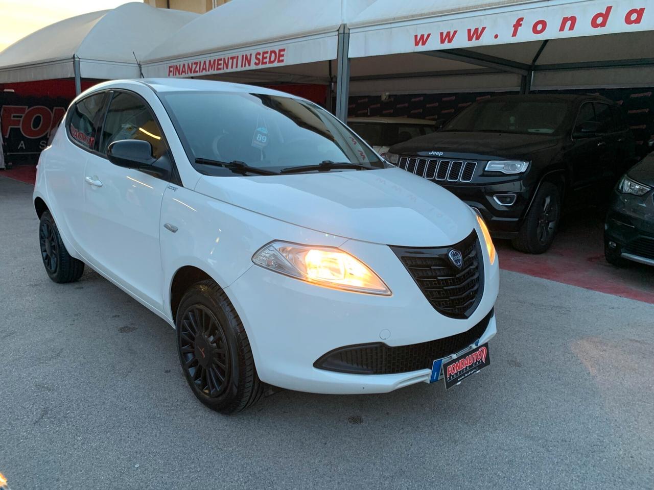 Lancia Ypsilon 0.9 TwinAir 85 CV 5 porte Metano Ecochic Gold