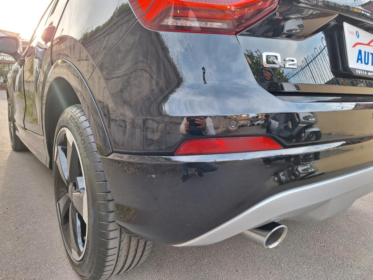 Audi Q2 30 TDI S tronic Identity Black