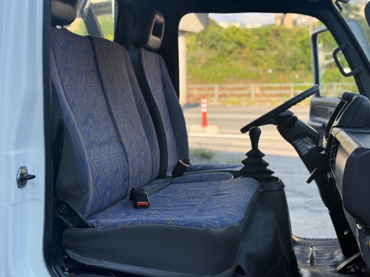 Nissan cabstar 2.5 diesel furgone aperto