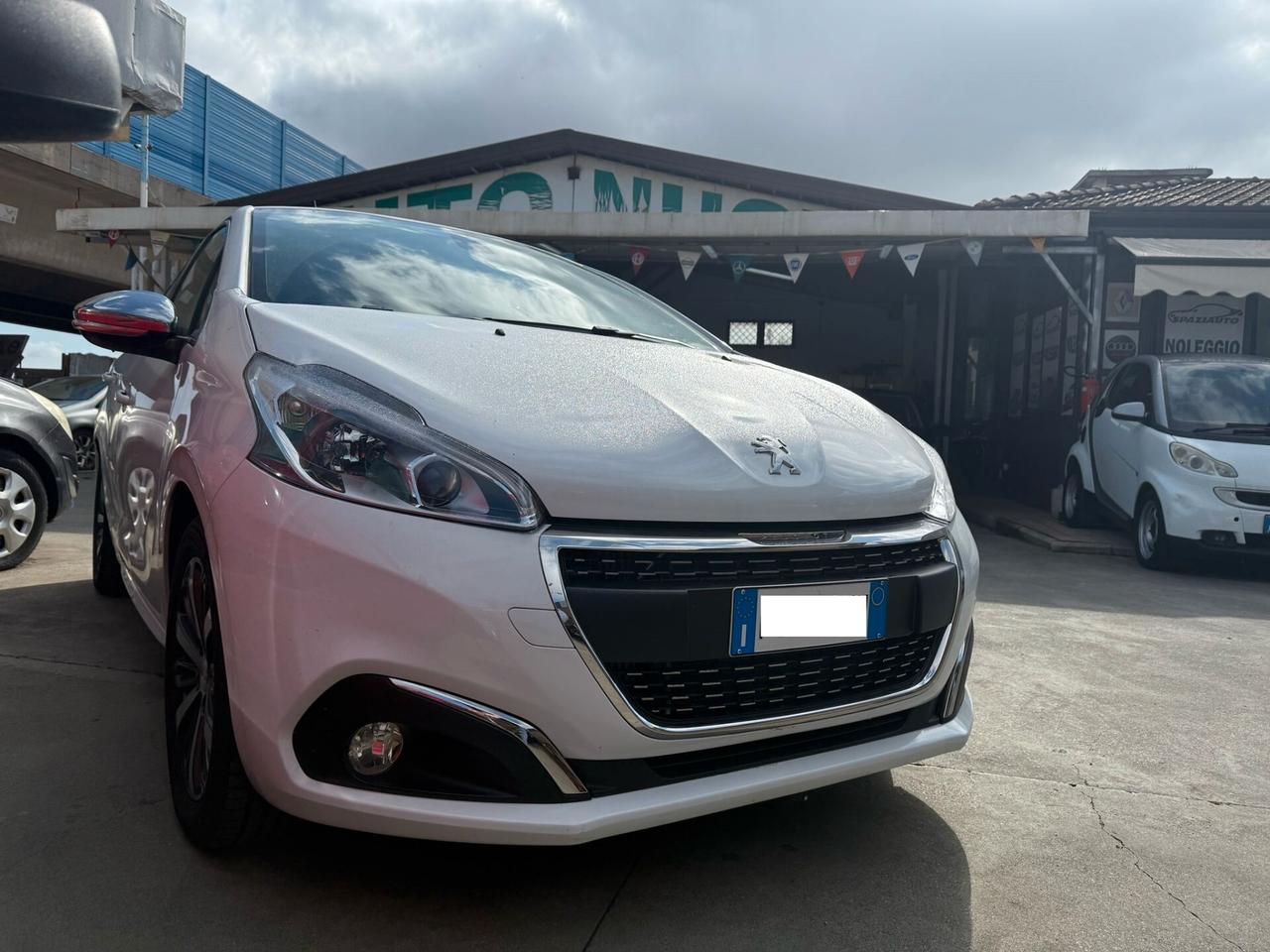 PEUGEOT 208 CON SOLI 20 MILA KM! AUTOMATICA!