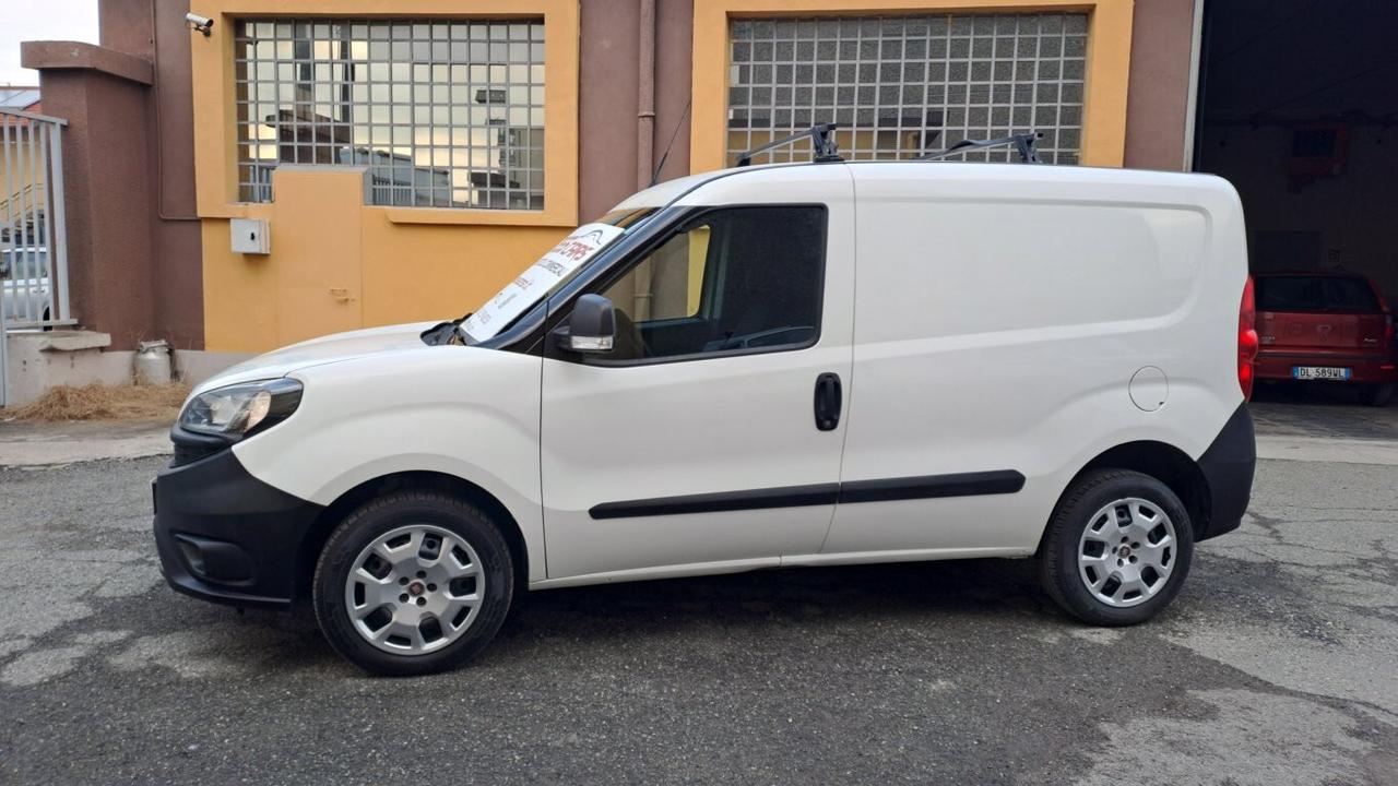 FIAT DOBLO' 1.4 T-JET NATURAL POWER LOUNGE- KM. 73000 - SCAD. BOMBOLE 01/2028 RINNOVABILI!