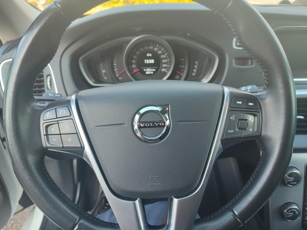 VOLVO V40 DEL 2018 DIESEL EURO6B AUTOMATICA COME NUOVA