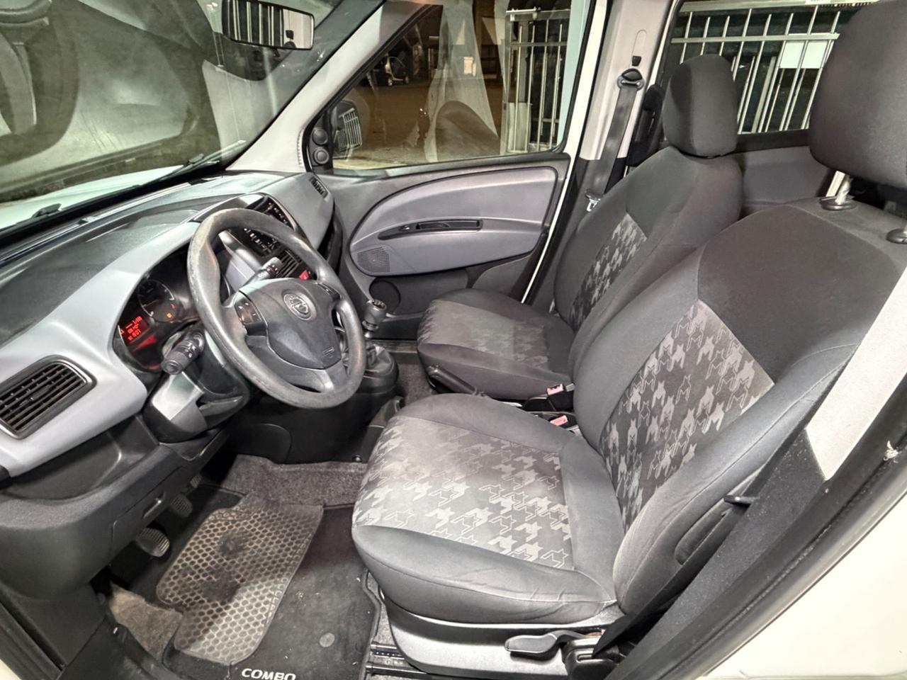 OPEL COMBO 1.6CDTI TETTO ALTO PEDANA OMOLOGATA DISABILI