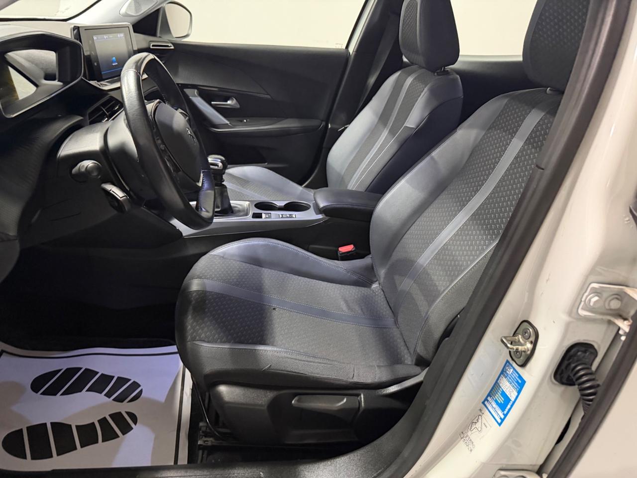 Peugeot 2008 PureTech 130 S&S EAT8 Allure