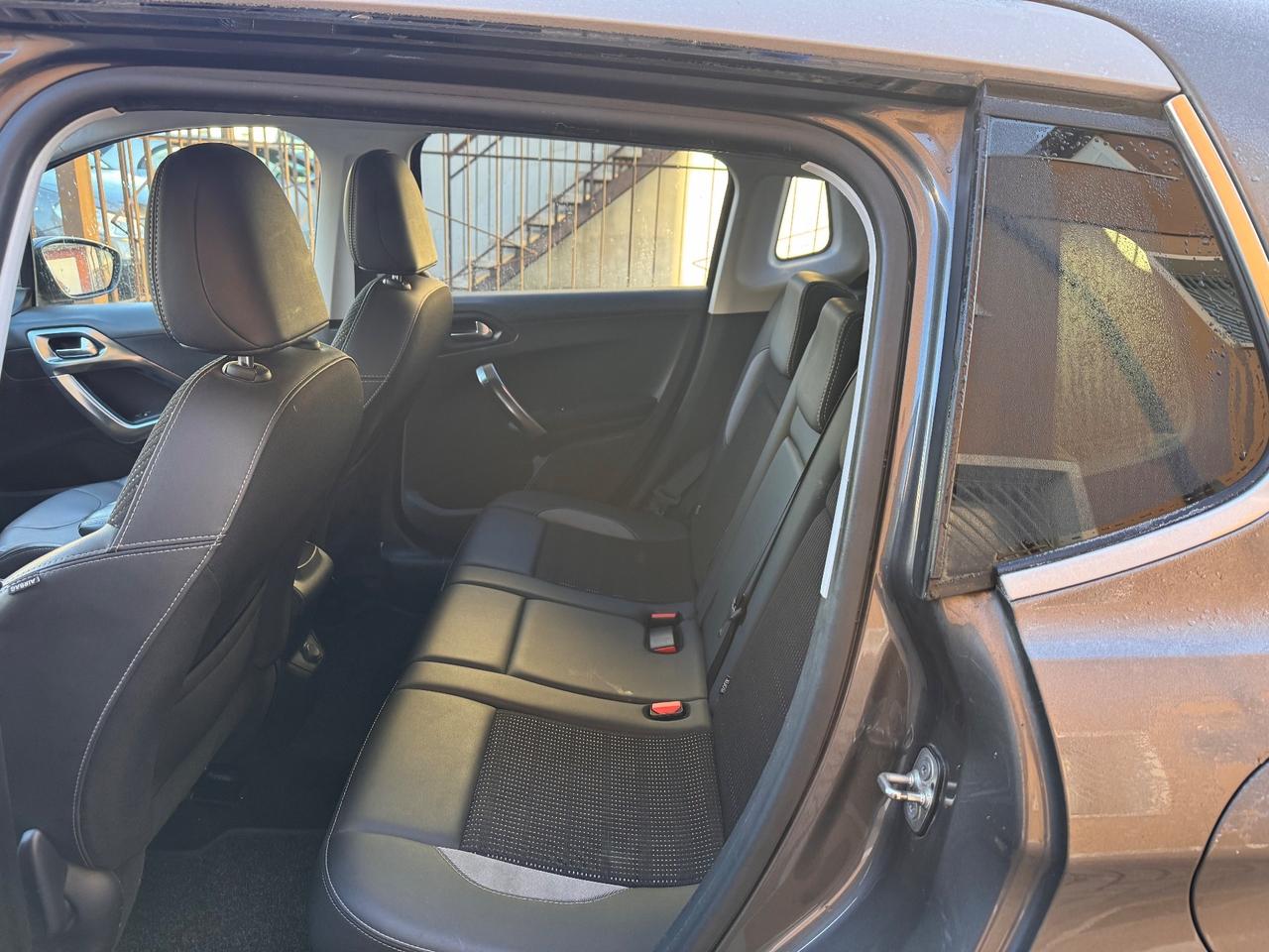 Peugeot 2008 1.6 Hdi Ok Neopatentati