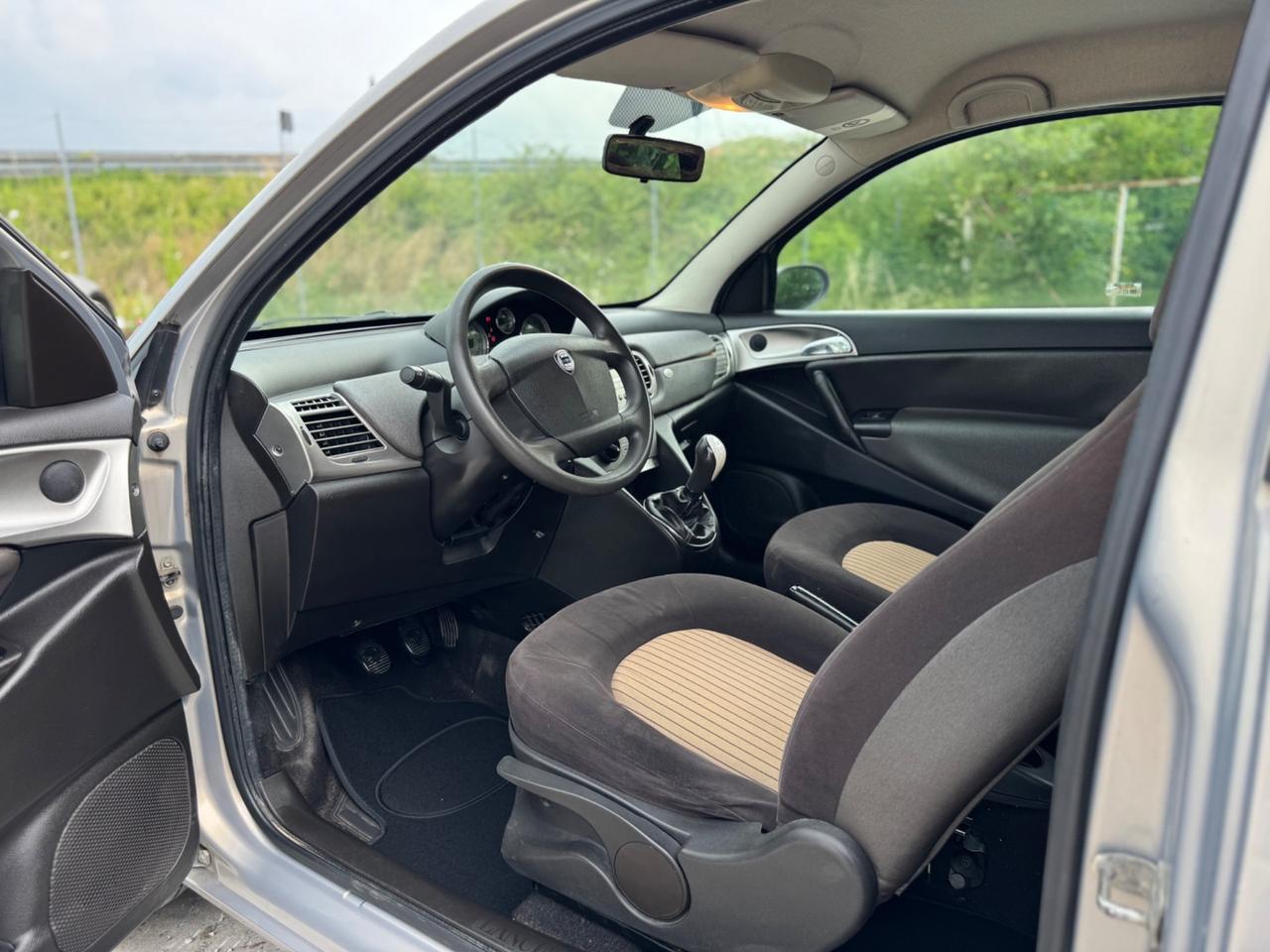 Lancia Ypsilon 1.3 MJT 90 CV ORO