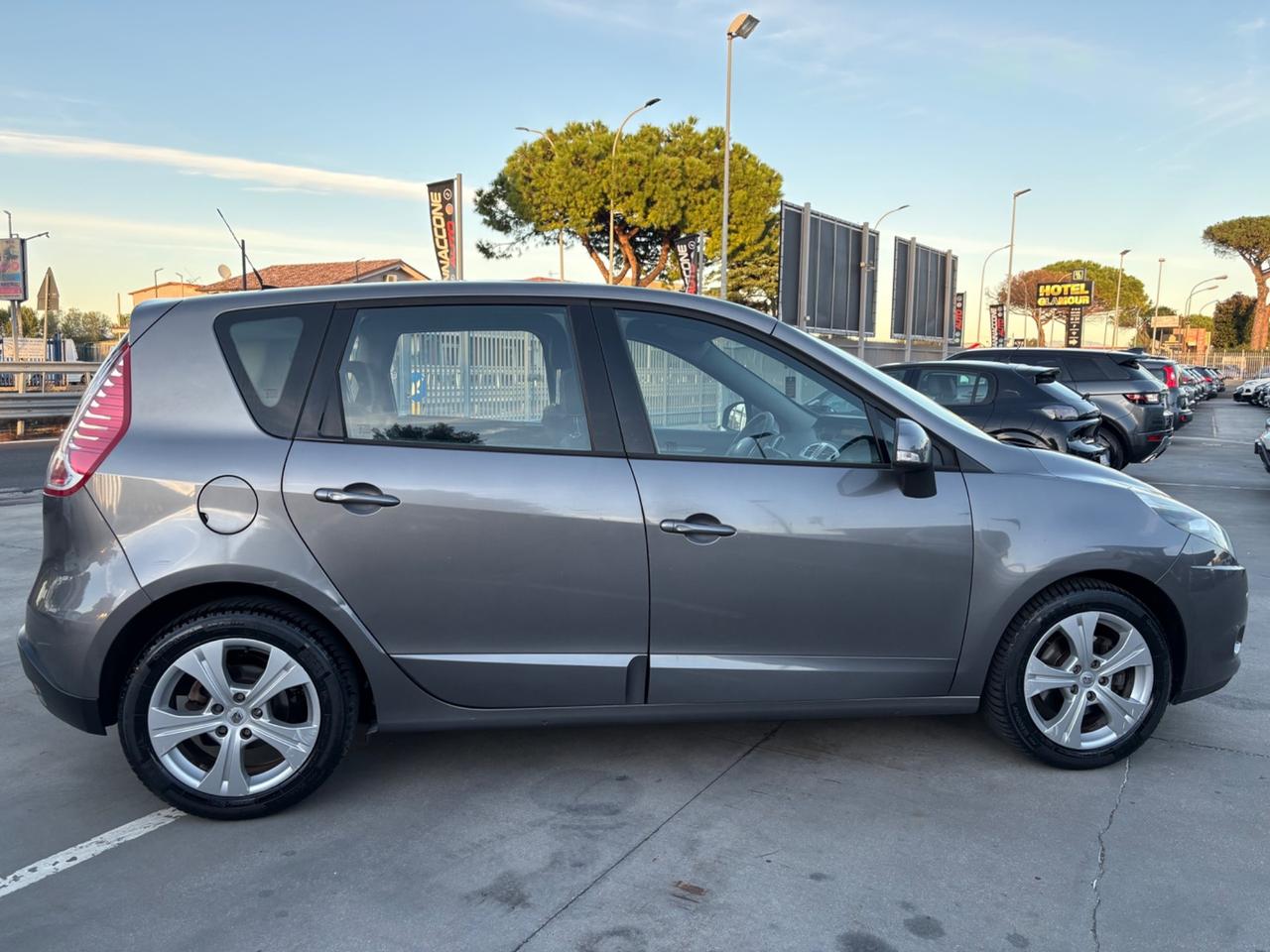 Renault Scenic xmod 1.5 dci 2011