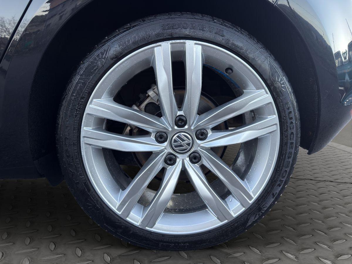 VOLKSWAGEN - Golf - 1.6 TDI 105cv 5p. Highline BlueMotion Technology