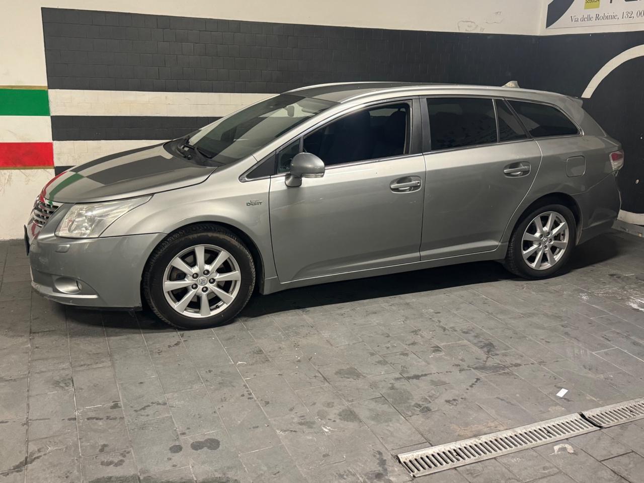 Toyota Avensis 2.2 D-Cat aut. Wagon Executive