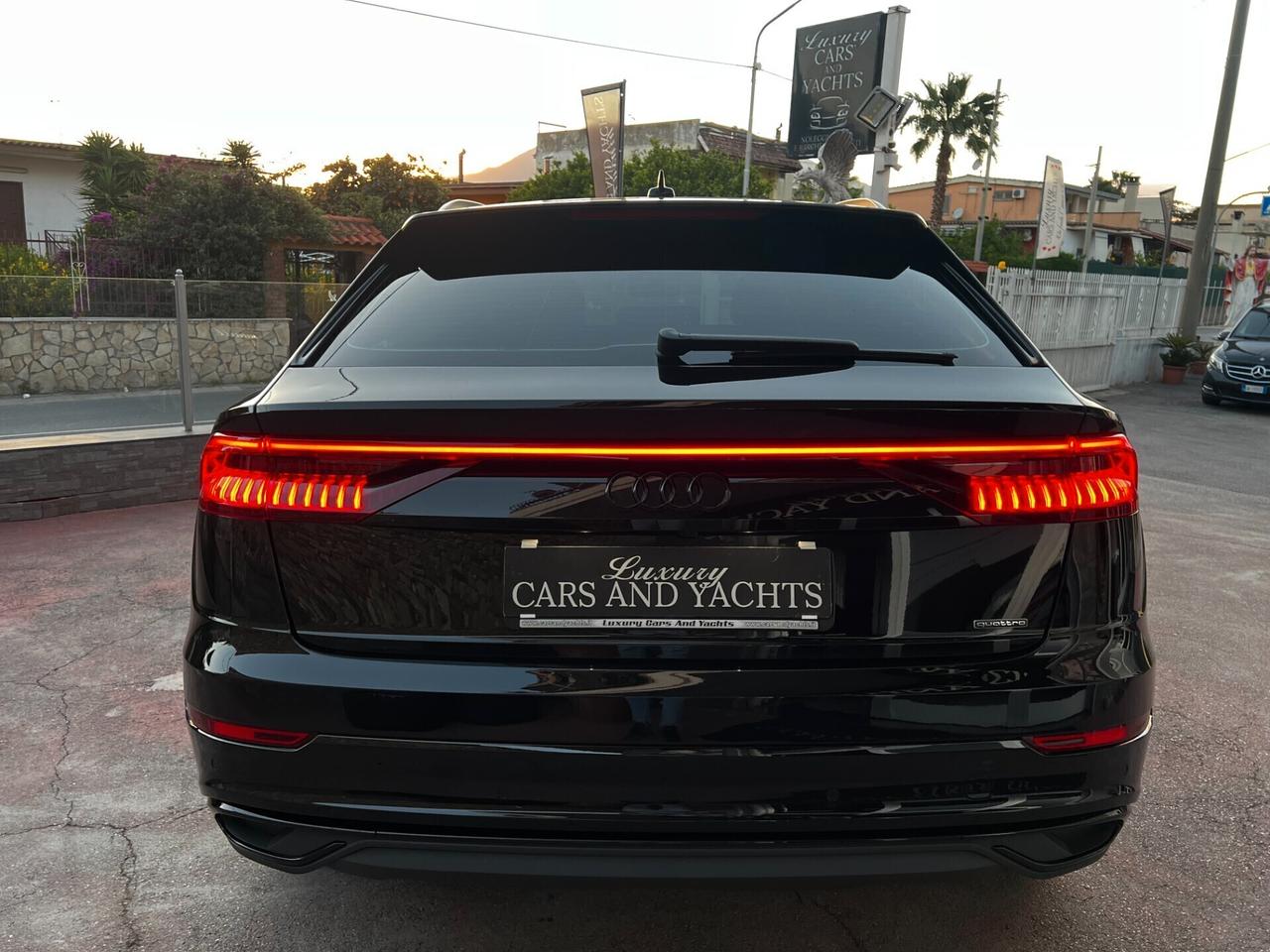 Audi Q8 50 TDI 286 CV Quattro-2XS LINE-TOTAL BLACK
